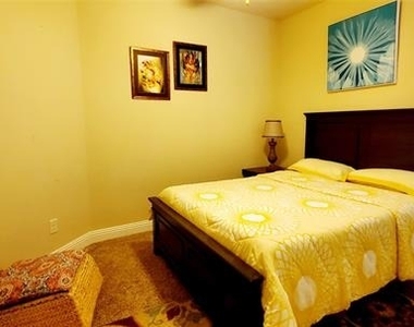 104 Rustic Oak Lane - Photo Thumbnail 5