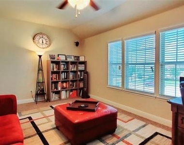 104 Rustic Oak Lane - Photo Thumbnail 25
