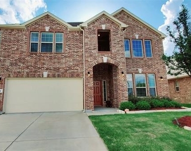104 Rustic Oak Lane - Photo Thumbnail 1