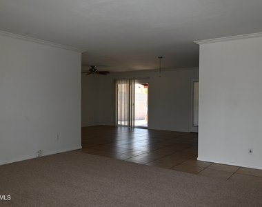 3626 N 80th Place - Photo Thumbnail 2