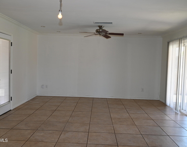 3626 N 80th Place - Photo Thumbnail 5