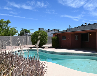 3626 N 80th Place - Photo Thumbnail 17