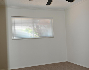 3626 N 80th Place - Photo Thumbnail 12