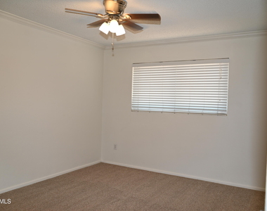 3626 N 80th Place - Photo Thumbnail 11