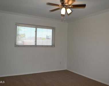 3626 N 80th Place - Photo Thumbnail 6