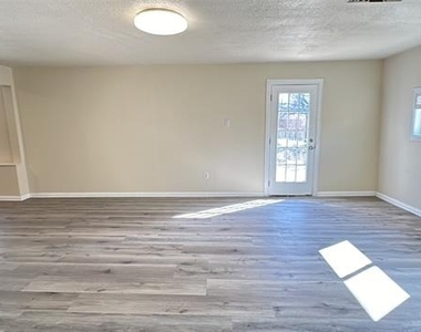 4706 Sachse Road - Photo Thumbnail 19