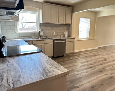 4706 Sachse Road - Photo Thumbnail 7
