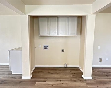 4706 Sachse Road - Photo Thumbnail 11