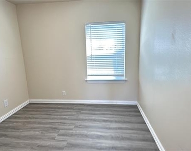 4706 Sachse Road - Photo Thumbnail 18