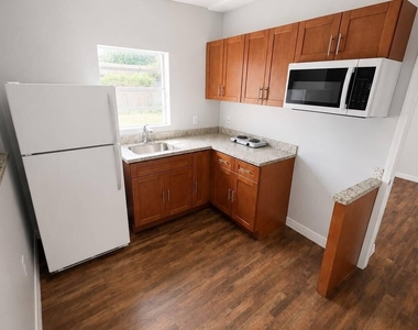31 Edmund Road - Photo Thumbnail 17