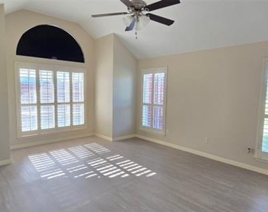 7509 Avalon Drive - Photo Thumbnail 10