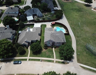 7509 Avalon Drive - Photo Thumbnail 24