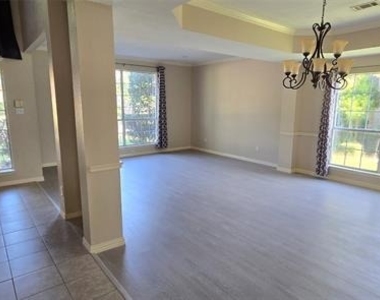 7509 Avalon Drive - Photo Thumbnail 3