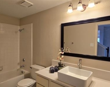 7509 Avalon Drive - Photo Thumbnail 6