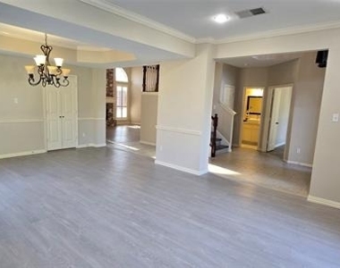 7509 Avalon Drive - Photo Thumbnail 4