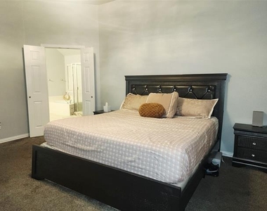 1024 Fair Oaks Drive - Photo Thumbnail 22