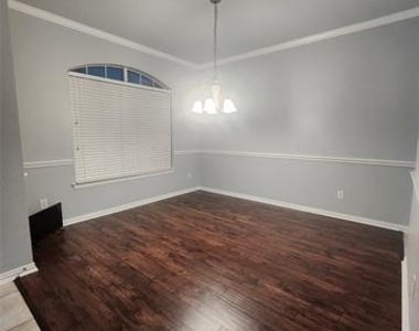 1024 Fair Oaks Drive - Photo Thumbnail 19