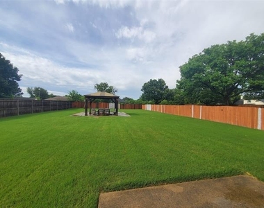 1024 Fair Oaks Drive - Photo Thumbnail 35