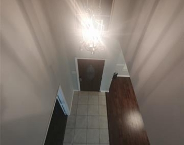 1024 Fair Oaks Drive - Photo Thumbnail 8