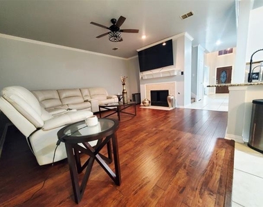 1024 Fair Oaks Drive - Photo Thumbnail 15