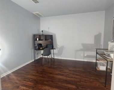1024 Fair Oaks Drive - Photo Thumbnail 20