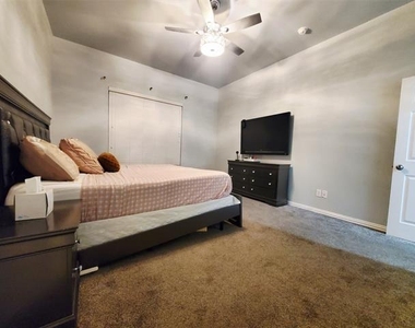 1024 Fair Oaks Drive - Photo Thumbnail 23