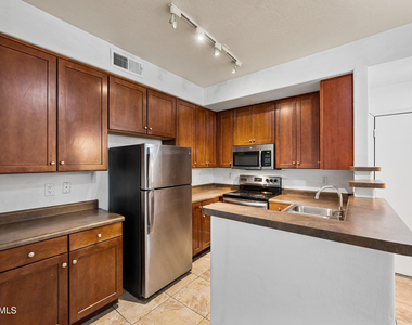 4608 W Maryland Avenue - Photo Thumbnail 5