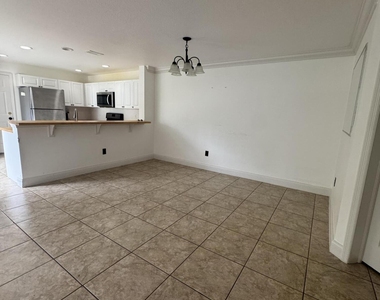 1733 Pointe West Way - Photo Thumbnail 10