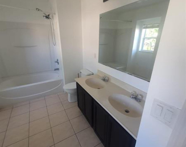 1733 Pointe West Way - Photo Thumbnail 20