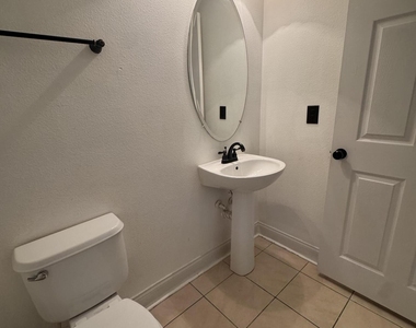 1733 Pointe West Way - Photo Thumbnail 7