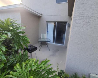 1733 Pointe West Way - Photo Thumbnail 23