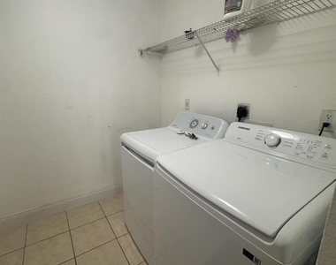 1733 Pointe West Way - Photo Thumbnail 14