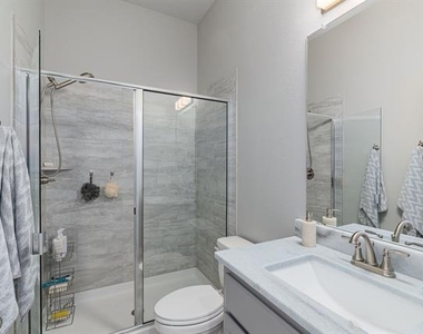 4104 Mockingbird Lane - Photo Thumbnail 17