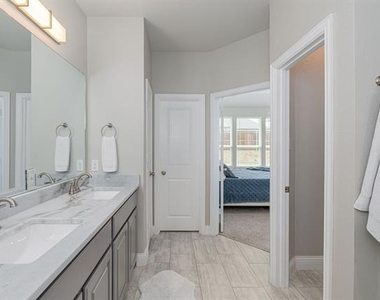 4104 Mockingbird Lane - Photo Thumbnail 12