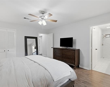412 E Northgate Drive - Photo Thumbnail 19
