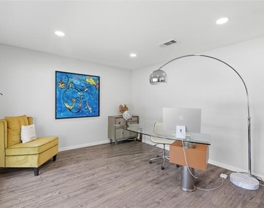 412 E Northgate Drive - Photo Thumbnail 8