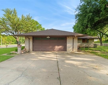 412 E Northgate Drive - Photo Thumbnail 29