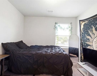 1136 Country Glen Drive - Photo Thumbnail 8