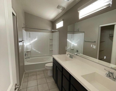 2150 W Alameda Road - Photo Thumbnail 3