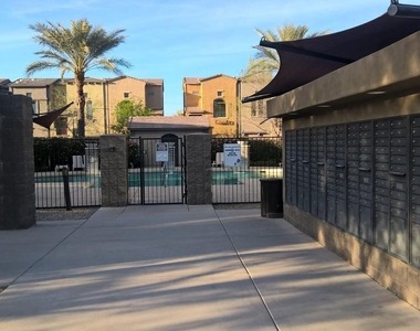 2150 W Alameda Road - Photo Thumbnail 12