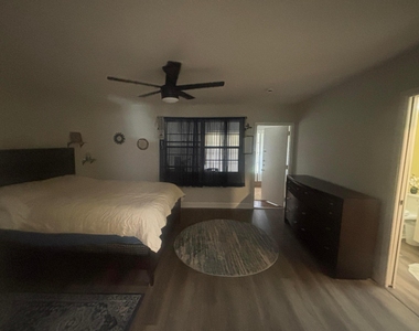 211 Country Lane - Photo Thumbnail 18