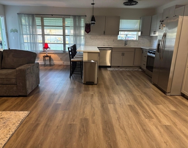 211 Country Lane - Photo Thumbnail 2