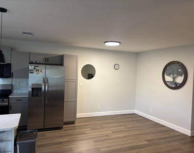 211 Country Lane - Photo Thumbnail 5
