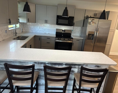 211 Country Lane - Photo Thumbnail 4