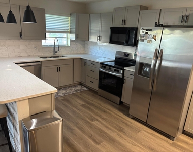 211 Country Lane - Photo Thumbnail 3