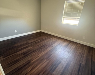 1505 N Center Street - Photo Thumbnail 12