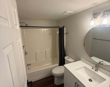 1505 N Center Street - Photo Thumbnail 11