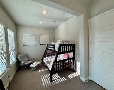 6443 Culverdale Lane - Photo Thumbnail 19