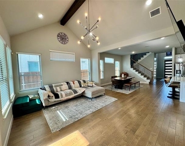 6443 Culverdale Lane - Photo Thumbnail 5