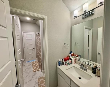 6443 Culverdale Lane - Photo Thumbnail 31